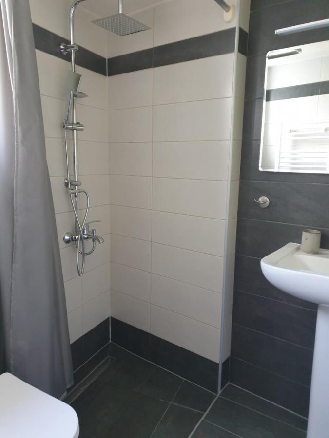 A Pleasent Small -Studio Close To The Port Of Волос Екстериор снимка